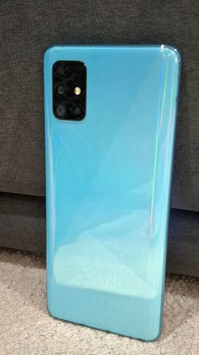 Много запазен  Samsung Galaxy A51