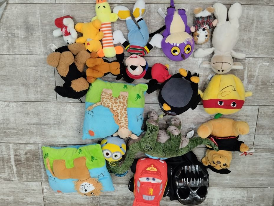 Играчки за момче плюс бонус костюми