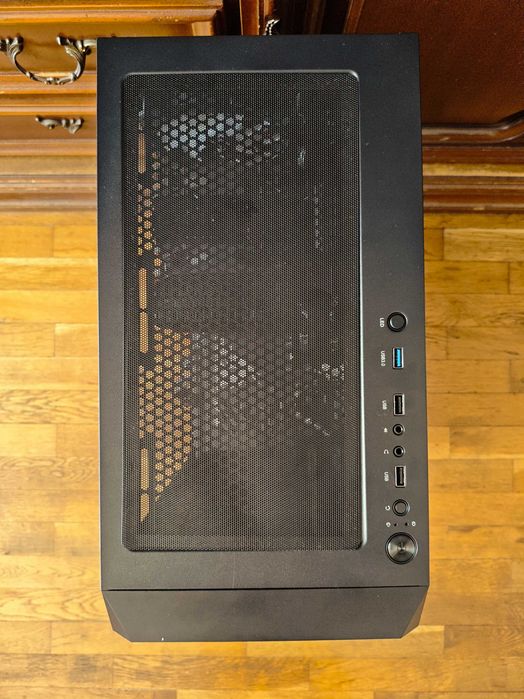 Gaming PC с Ryzen 7 7700X/ 32GB DDR5/ RX 6800 XT 16GB/ 512GB/ 850W