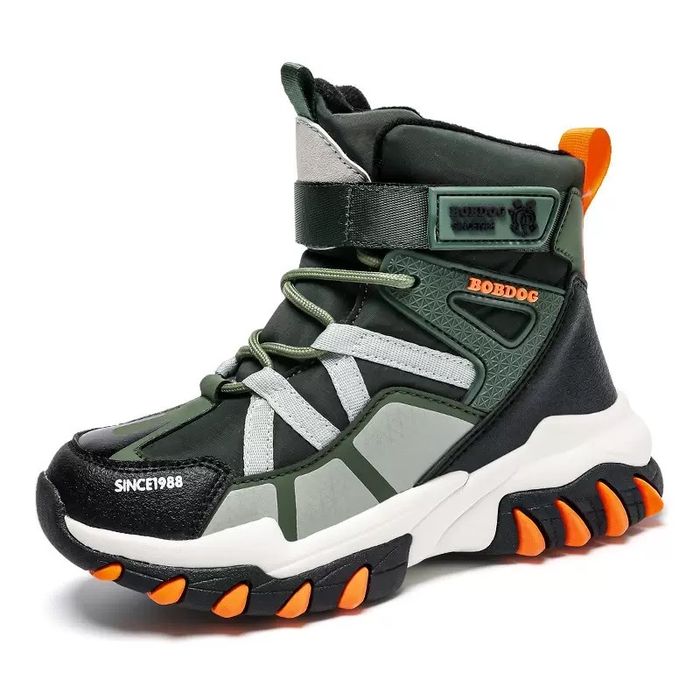 Новые зимние ботинки для мальчика