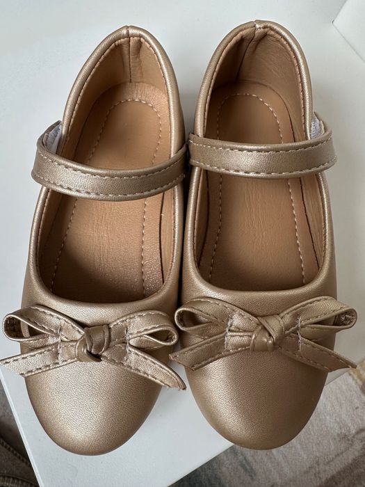 Детски златисти обувки