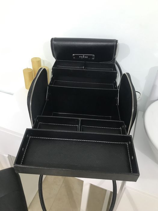 Vand geanta make-up noua