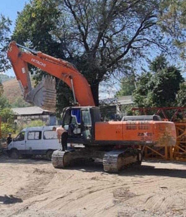 Гусеничный экскаватор HITACHI ZAXIS 400 LCH