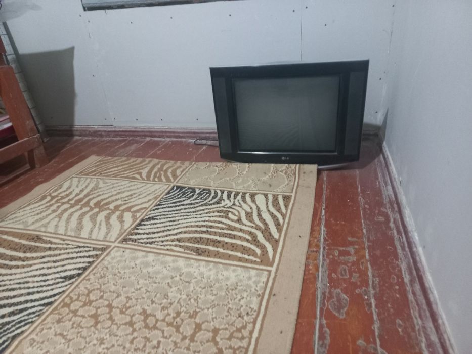 Обменяю 2 рабочих телевизора.