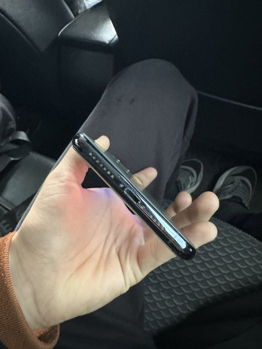 Продам айфон 11 про мах