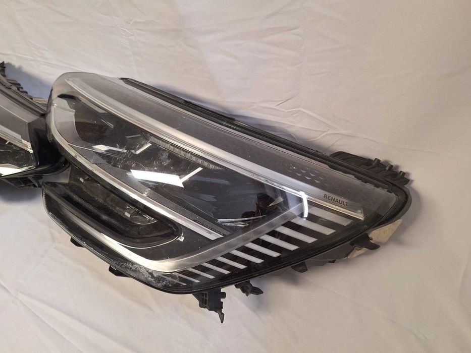 Renault Meganе 4 фейслифт фарове оригинални 20-24