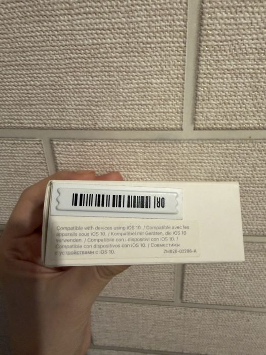 Продам оригинальные наушники