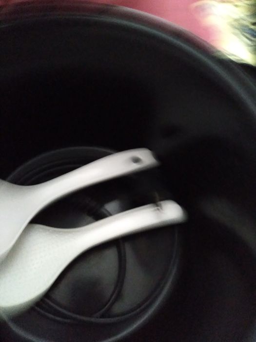 Продам мультиварку  REDMOND