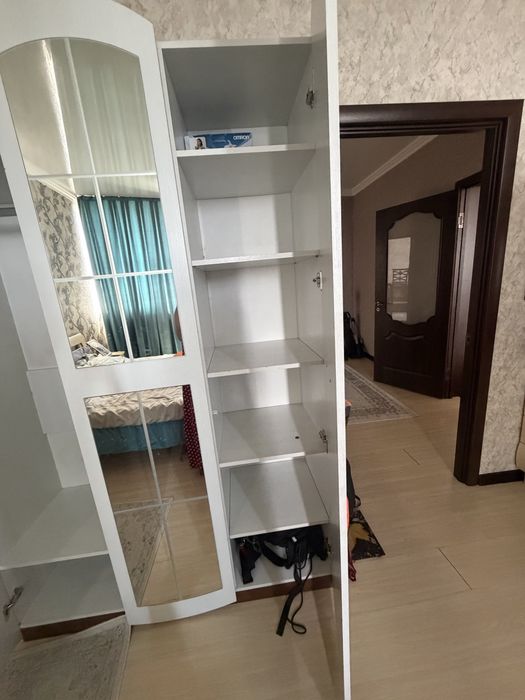 Продам шкаф в детскую комнату б/у