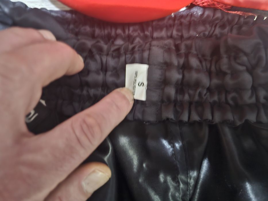 Echipament Kikboxing Armoura(short si tricou) plus mănuși Outshock