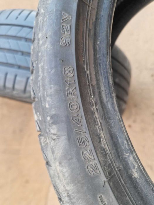 2 Bridgestone R18 225/40 Летни гуми  DOT1621