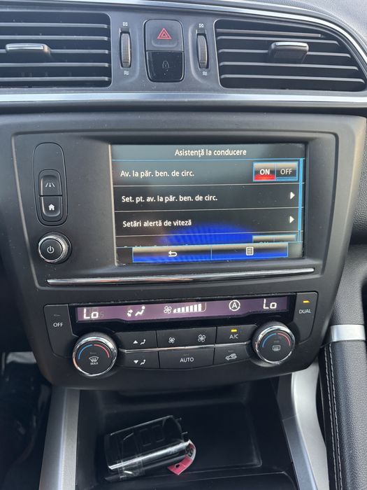 Renault Kadjar Panorama/keyless/lane assist/navi/piele/rate/garantie