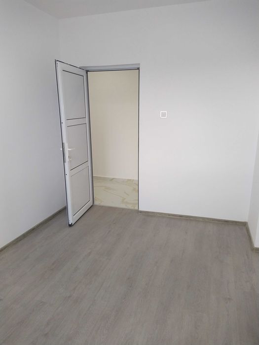 Продава четиристаен отличен в центъра