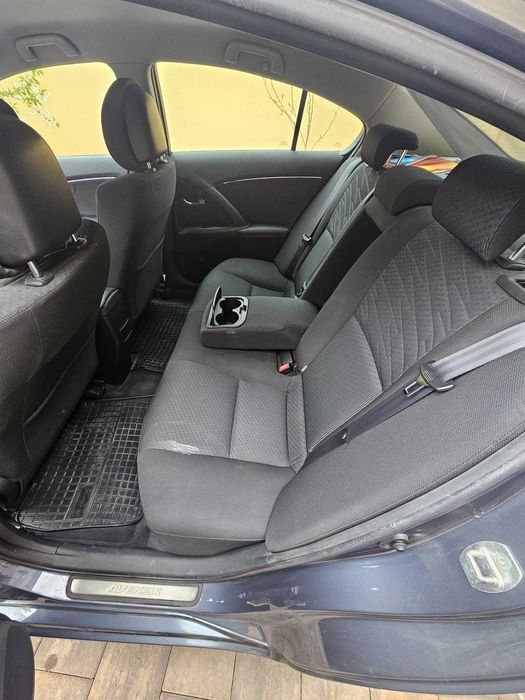 vand Toyota Avensis