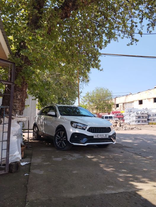 Lada Vesta cross sotiladi