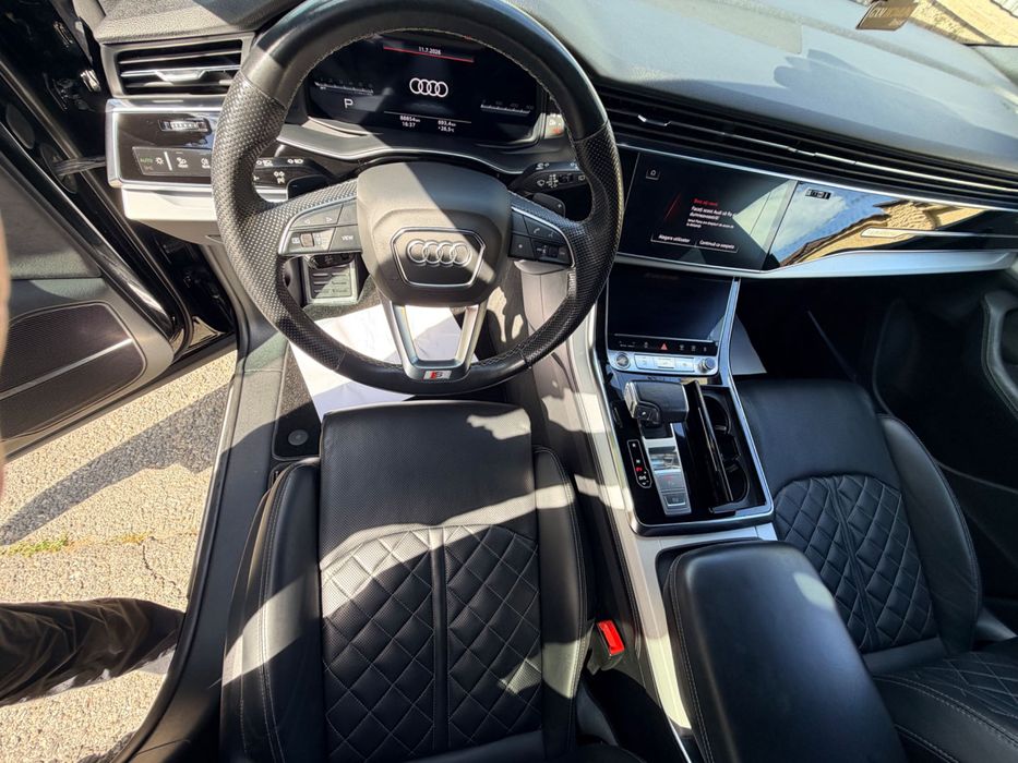 Audi Q8 S-line Black Edition