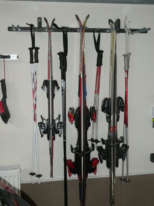 Suport schiuri perete