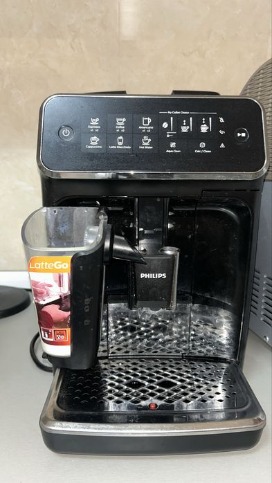 Кофемашина Phillips LatteGo
