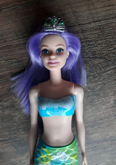 Sirenă Barbie cu păr mov
