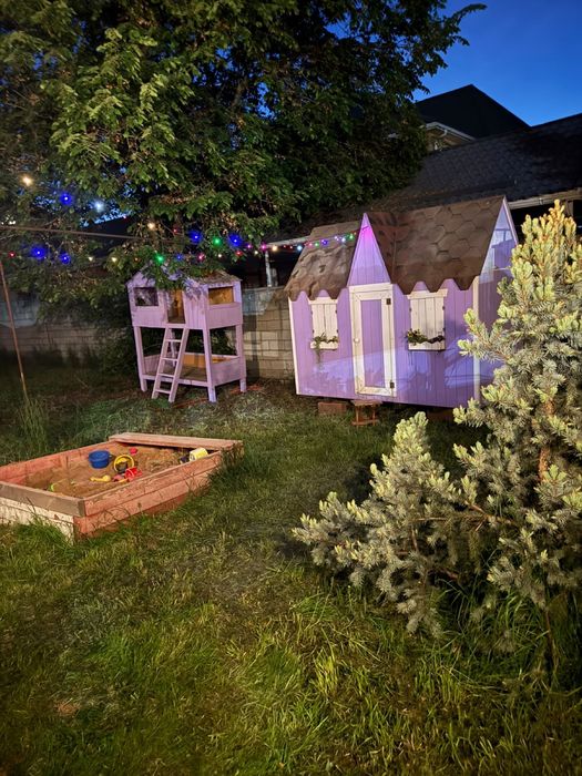 Детский домик из дерева