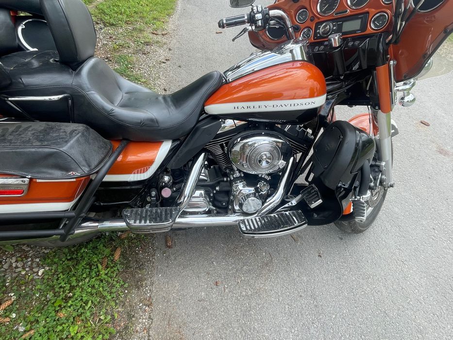 Motocicleta Harley Davidson FLHTCUI