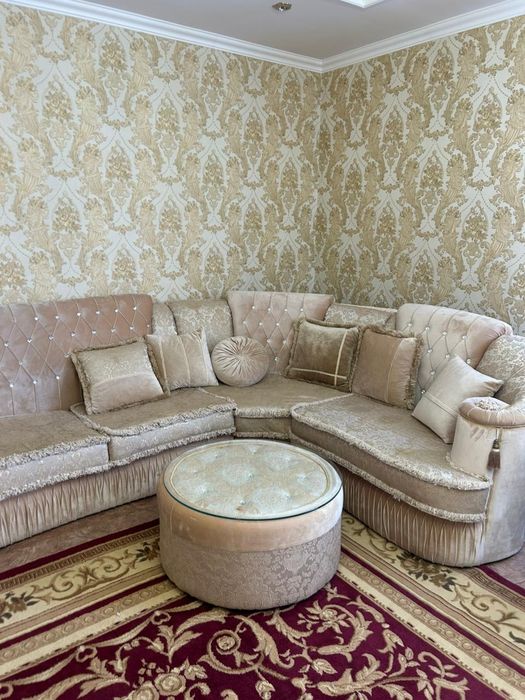 Продам диван для гостиной