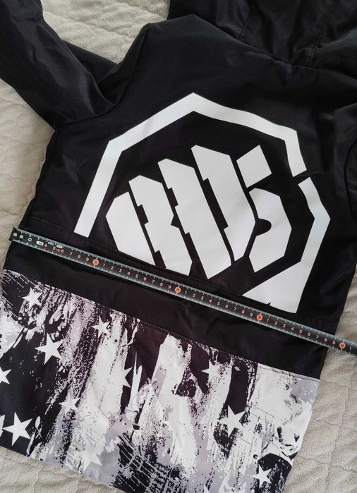 Продаю куртку на мальчика