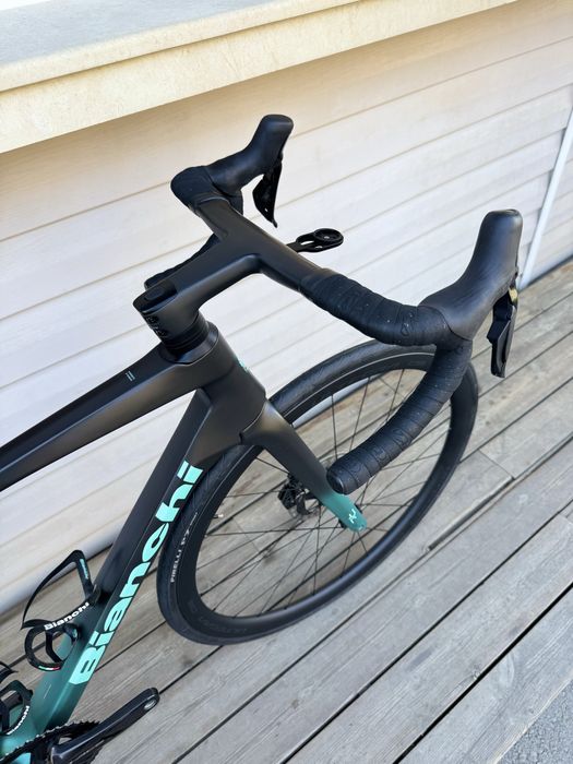 Карбонов шосеен велосипед Bianchi Specialissima RC 2024