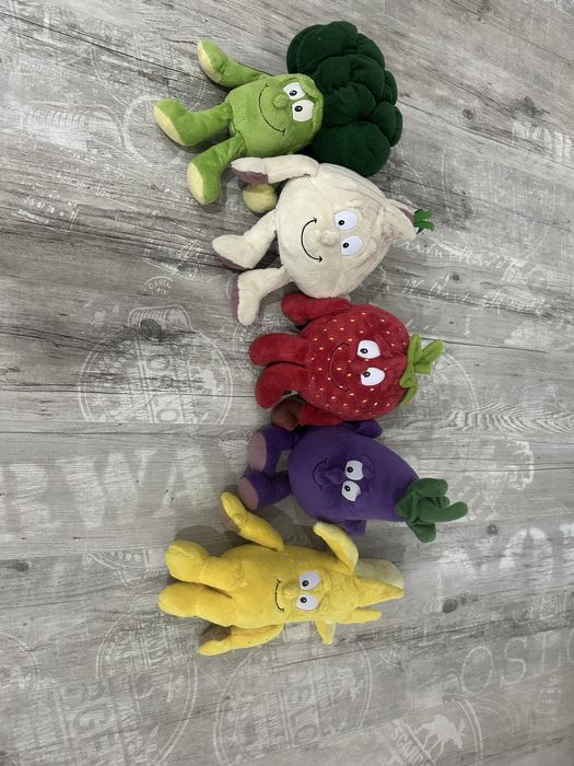 JUCARII DE MAI MULTE FELURI: plusuri,arme,masini, figurine si volan gaming!