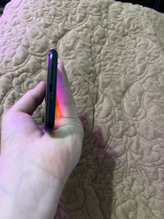 Продается IPhone Xr Black 128gb акум 82%