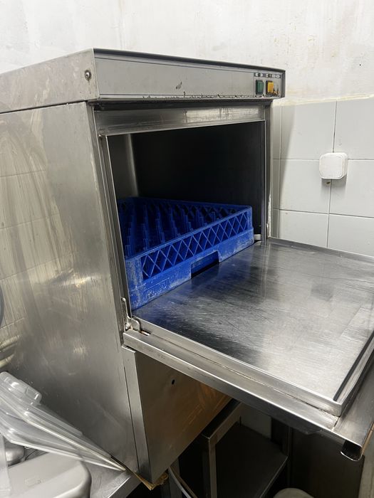 Италиянска професионална съдомиялна машина