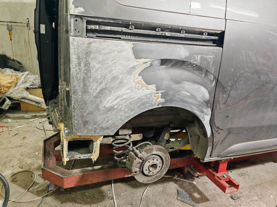 Авто тенекеджийски услуги на стенд