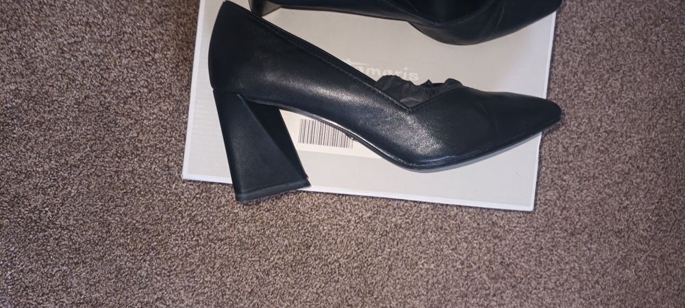 Обувки на марката  Тамарис