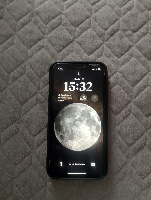 Продаю айфон 11