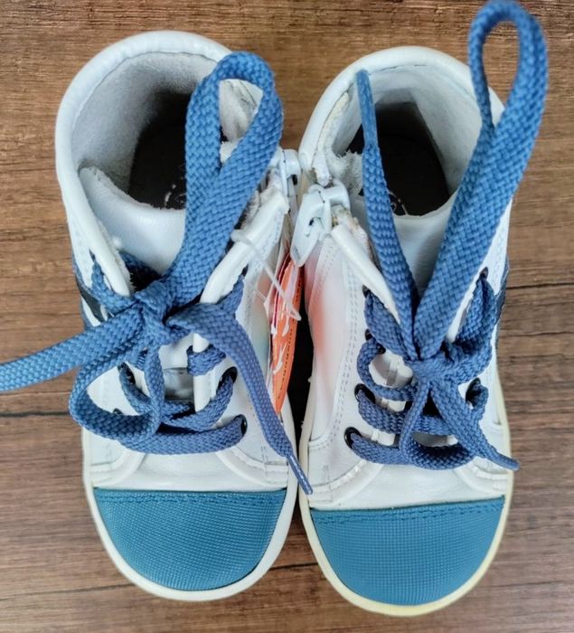 Чисто нови бебешки обувки/маратонки/пантофи/ботуши