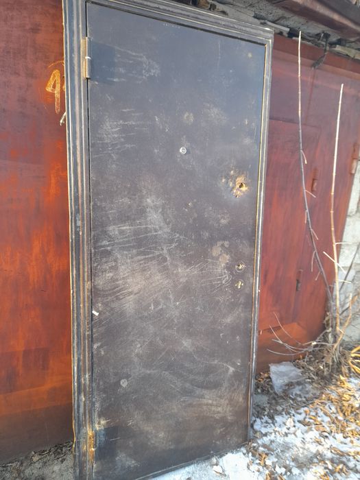 Продам металлические двери