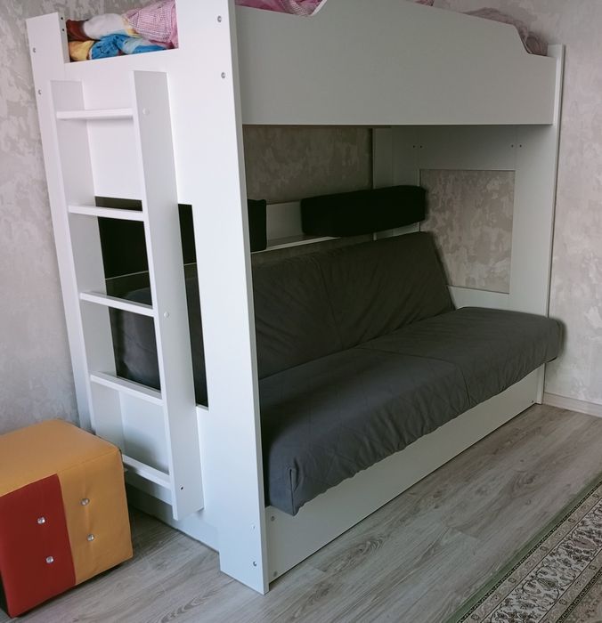 Кровать. Диван. 3 спальных мест