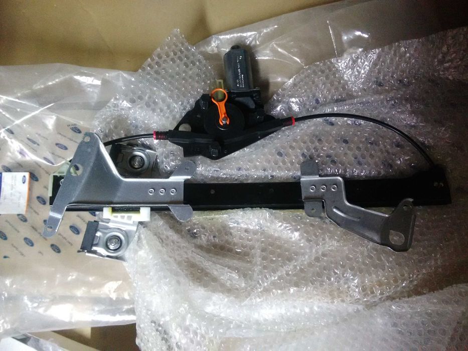 Macara geam stanga fata Ford Fusion