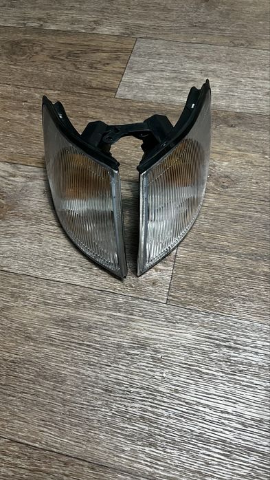 Поворотники Тойота Карина Е