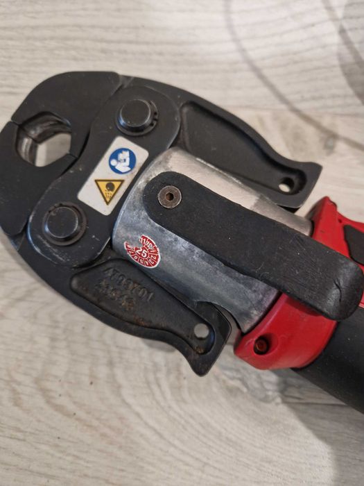 Presa setilizat milwaukee m12