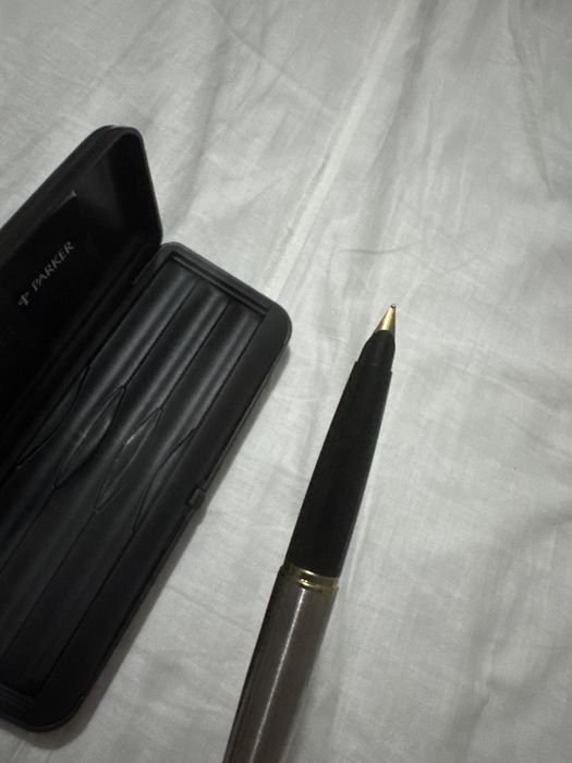 Stilou parker cu penita de aur