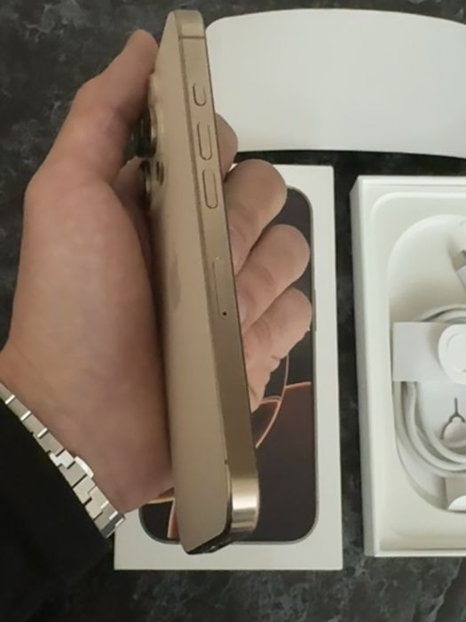 Iphone 16 pro почти новый