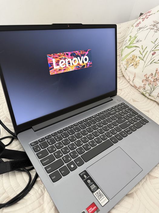 Ноутбук Lenovo IdeaPad Slim 3 15AMN8