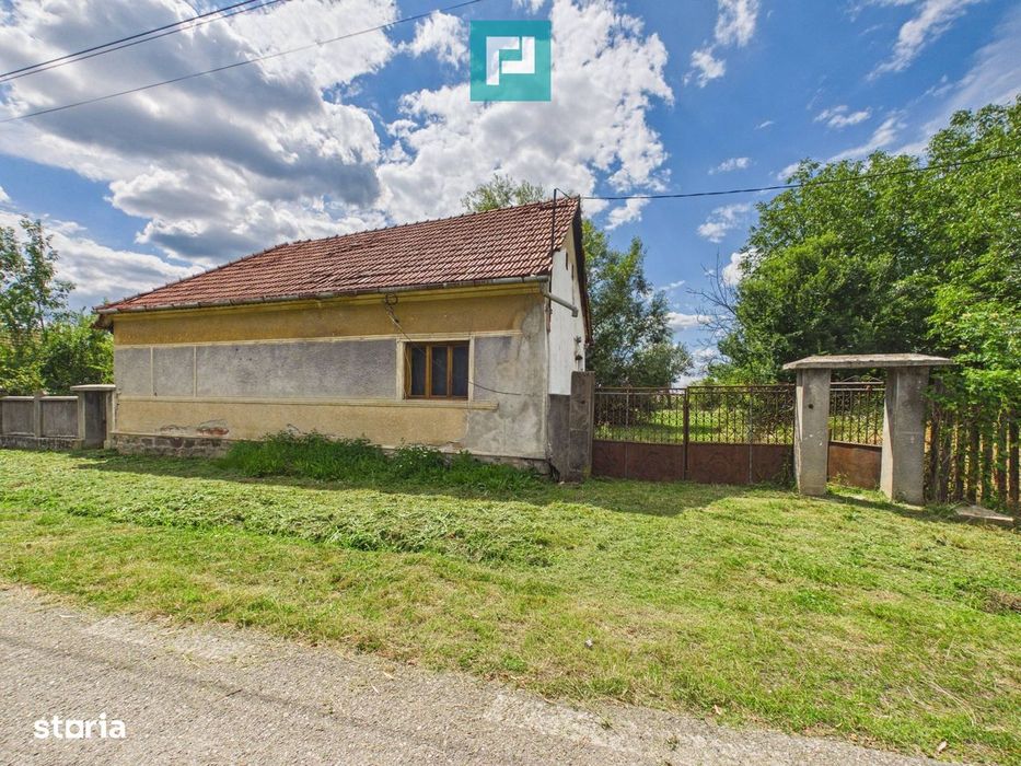 Casă cu teren de 2341 mp, în Bonțești, Arad