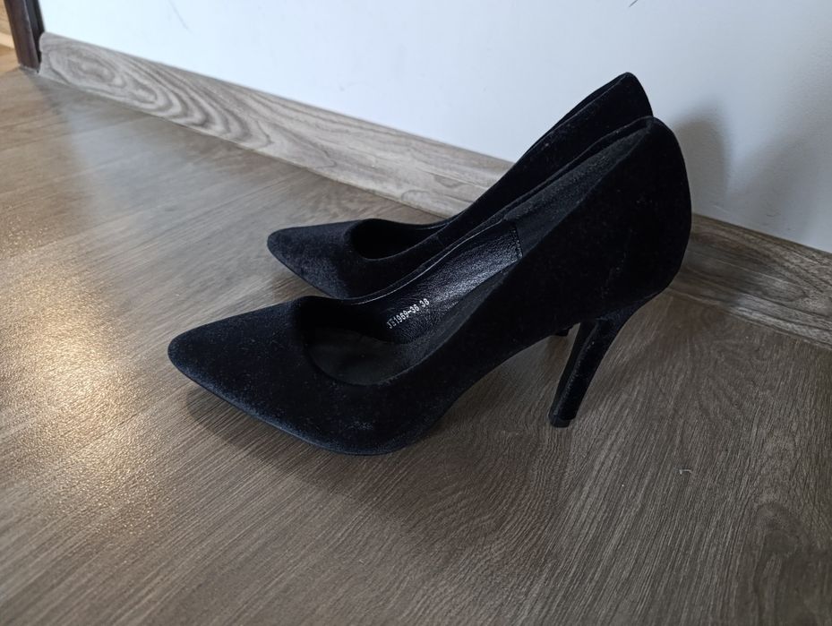 Велурени обувки на ток, номер 38