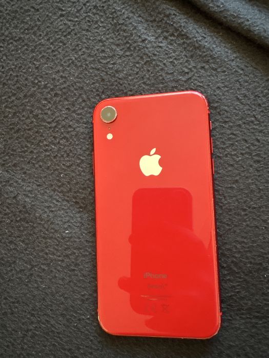 Iphone XR червен в отлично състояние !!!