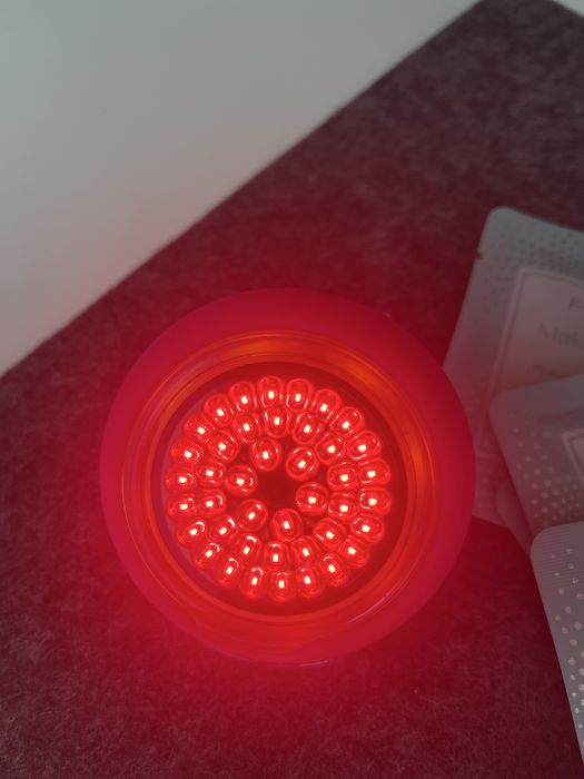 Foreo UFO 3 LED уред за терапия на лице