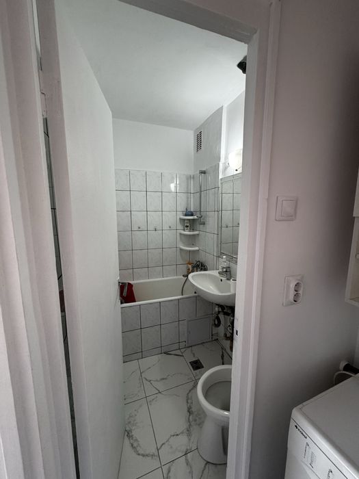 Apartament 3 camere, renovat, cu centrală proprie – Deva