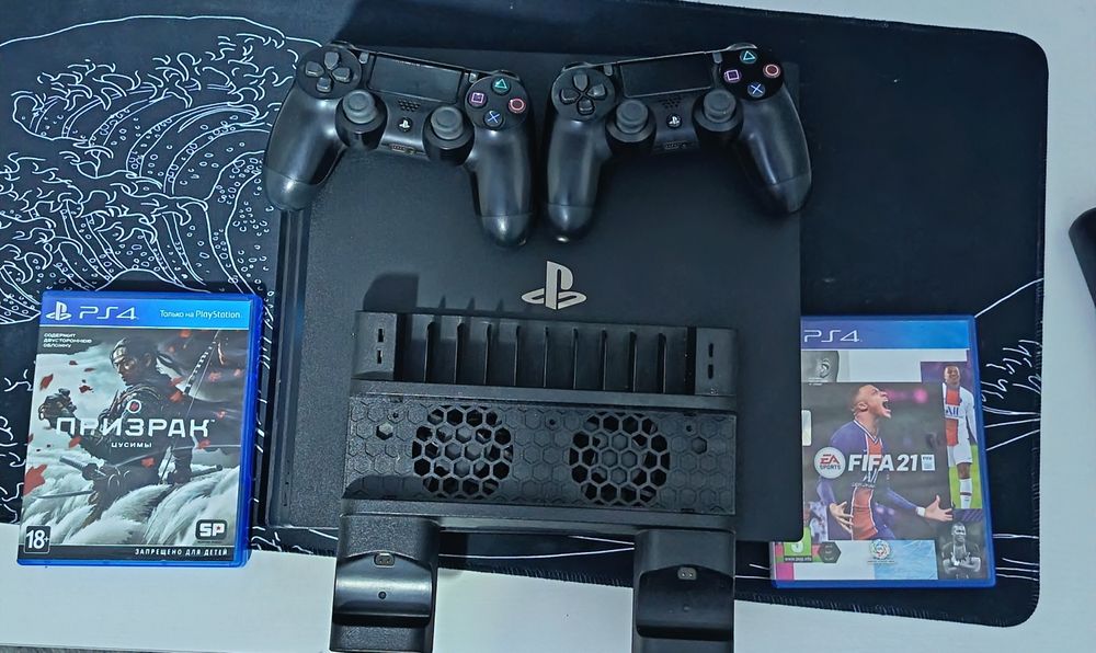 Продам пс 4 про, PlayStation 4 pro