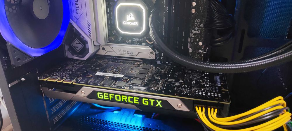 Продавам работеща видео карта Nvidia Titan Maxwell 12 GB